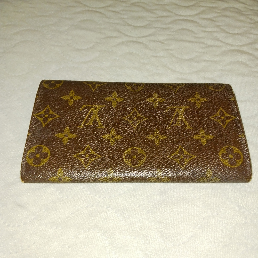 Vintage Louis Vuitton Wallet - Picture 2 of 15